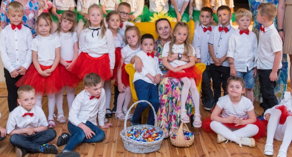 Ludzie, „Dbajmy nawet bardziej własne dzieci” mówi Renata Steranka latach pracy przedszkolu przeszła emeryturę - zdjęcie, fotografia
