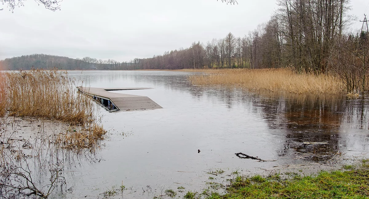 Na bieżąco, Pomost został zalany Polskie zbadają sprawę - zdjęcie, fotografia