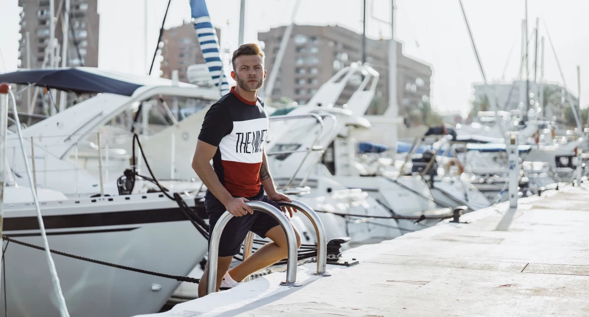 Tekst sponsorowany, Pierwszy kontrakt marynarski uważać - zdjęcie, fotografia