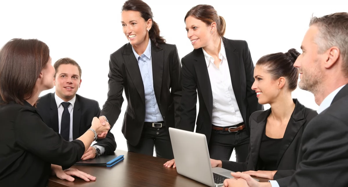 Tekst sponsorowany, Rzeczoznawca majątkowy pośrednik nieruchomości jakie różnice kompetencjach odpowiedzialności - zdjęcie, fotografia