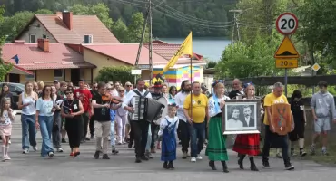 Zjazd Szrederów. W Kłącznie biesiadowało grubo ponad 100 osób
