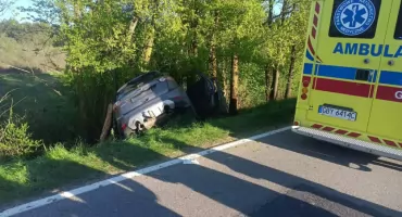 Groźny wypadek pod Udorpiem. Kierowcę zabrał helikopter
