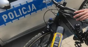 Po kielichu wsiedli za kierownicę aut i rowerów
