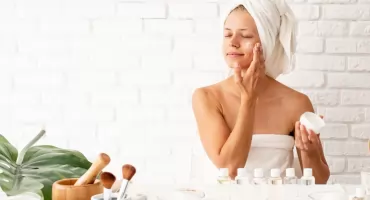 Jak zbudować prostą i skuteczną rutynę pielęgnacyjną? 3 kluczowe kroki dla każdej cery
