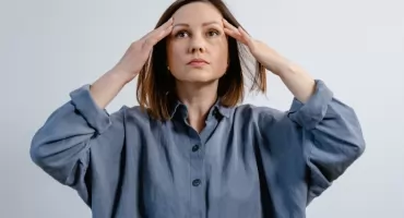 Mimowolne napięcia twarzy – niewidoczny czynnik nadający surowy lub zmęczony wyraz