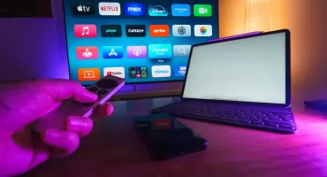 Salon multimedialny w domu – jak stworzyć wygodną przestrzeń do oglądania filmów